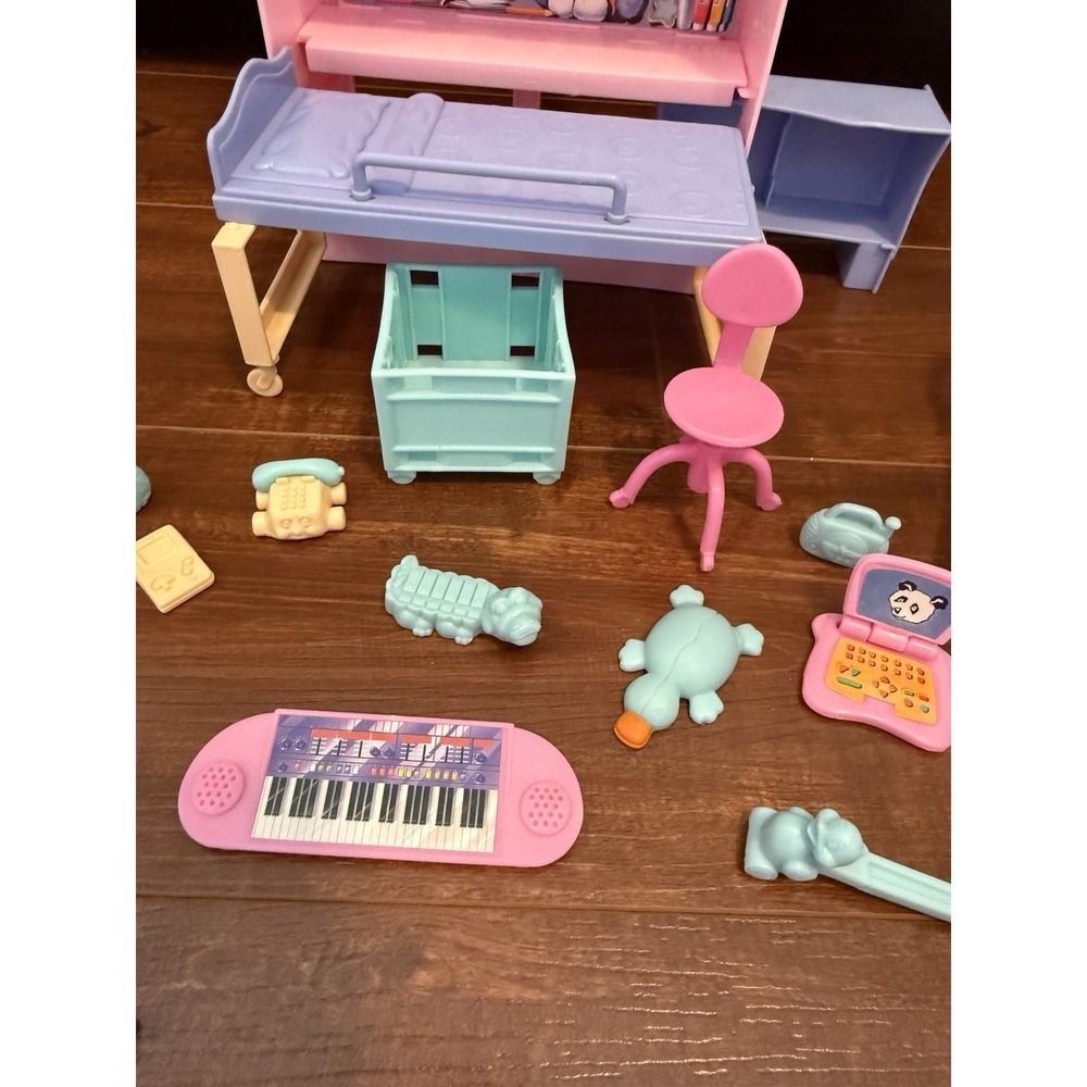 Barbie All Around Home Kelly Bedroom Playset 2001 With Accessories - Picture 3 of 9